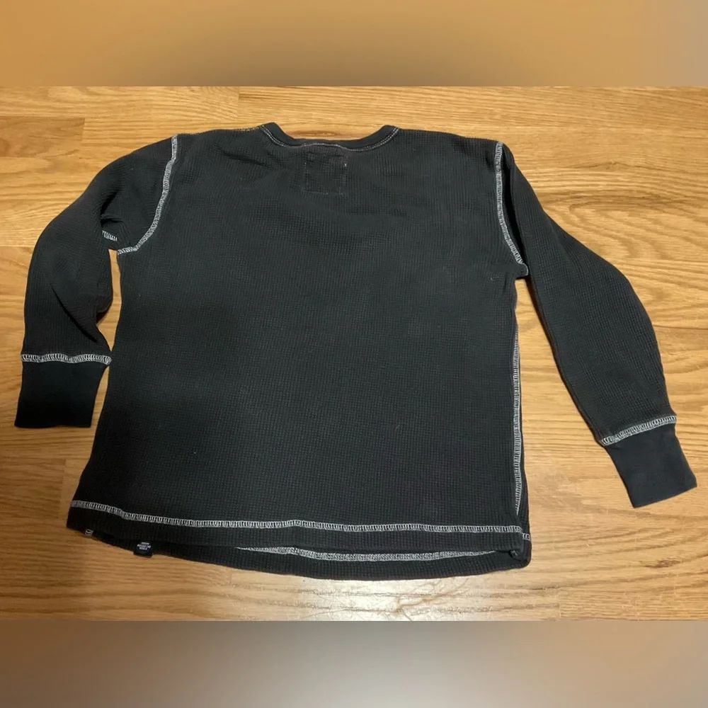 Boy’s (Unisex) Waffle Knit Long Sleeve Old Navy T-Shirt. Black w/White Stitching